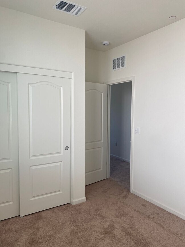 Building Photo - Brand New Home!