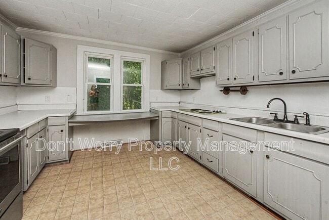 Building Photo - 4106 Lexwin Ave