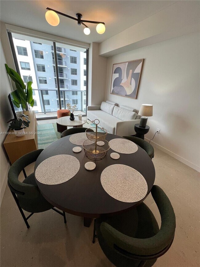 Building Photo - 11 NE 6th St