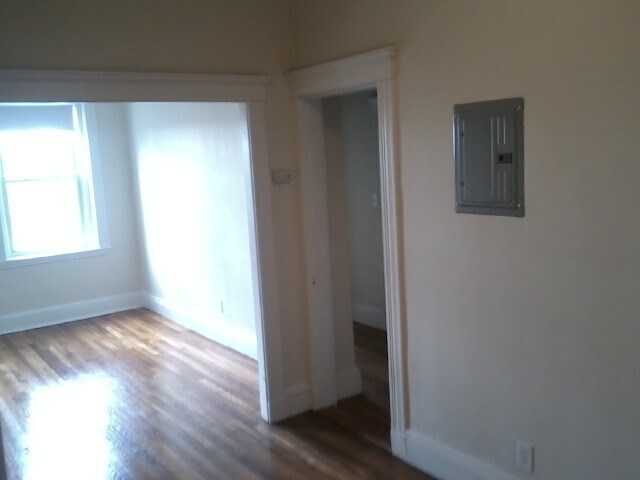 Building Photo - 23 Egremont Rd