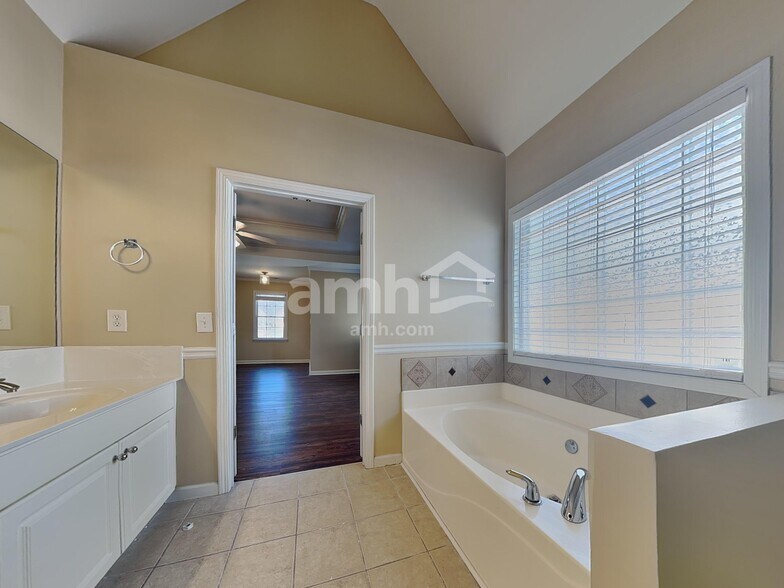 Building Photo - 178 Mirramont Lake Dr