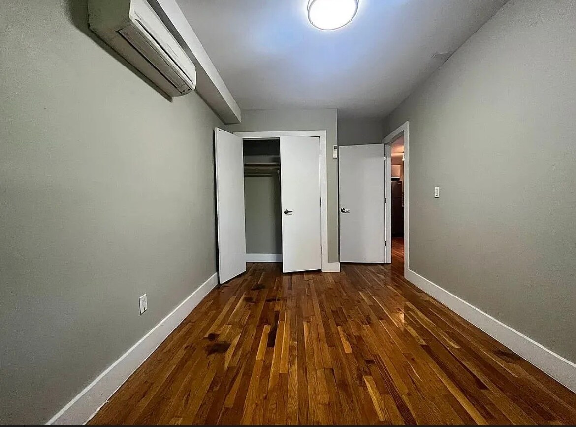 Building Photo - 104 Cornelia St