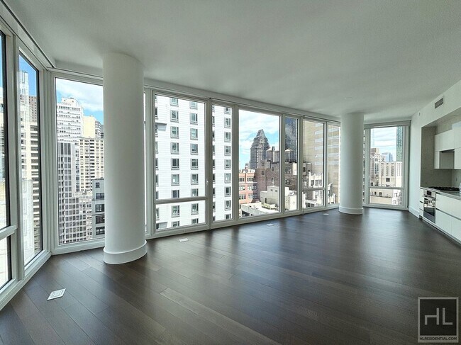 Primary Photo - East 44th Street