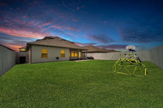 Building Photo - 22614 Petrizzi Ln