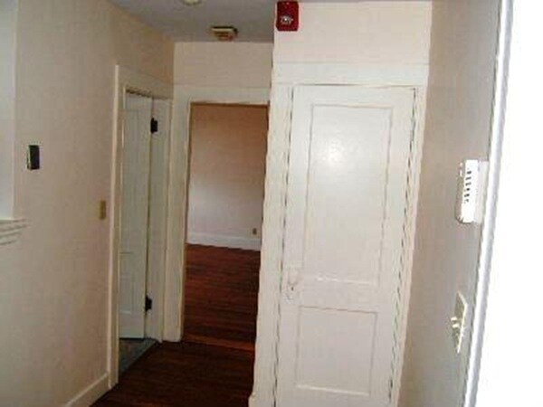 Building Photo - 388 Highland Ave