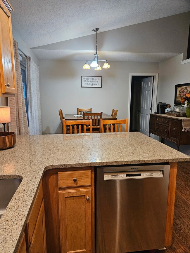 Building Photo - 3603 S Oxbow Dr