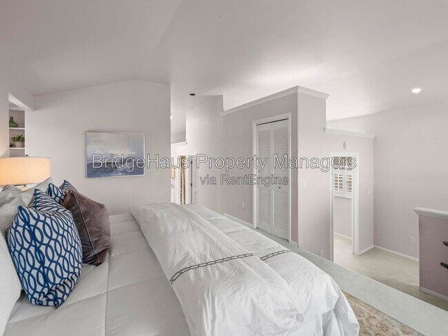 Building Photo - 7753 Via Capri
