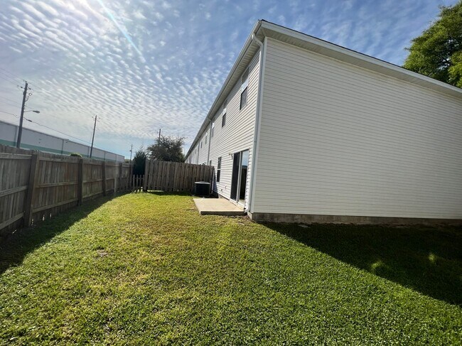 Building Photo - 1028 Anniston Ct