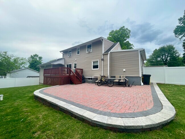 Building Photo - 39 Mabel St