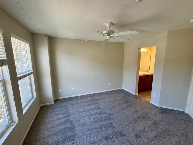 Building Photo - 1267 Elfin Forest Rd E