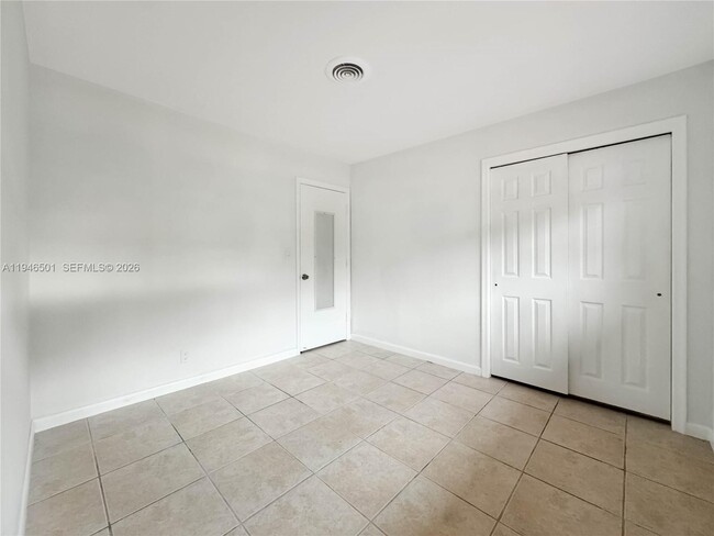 Building Photo - 6210 NE 21st Rd