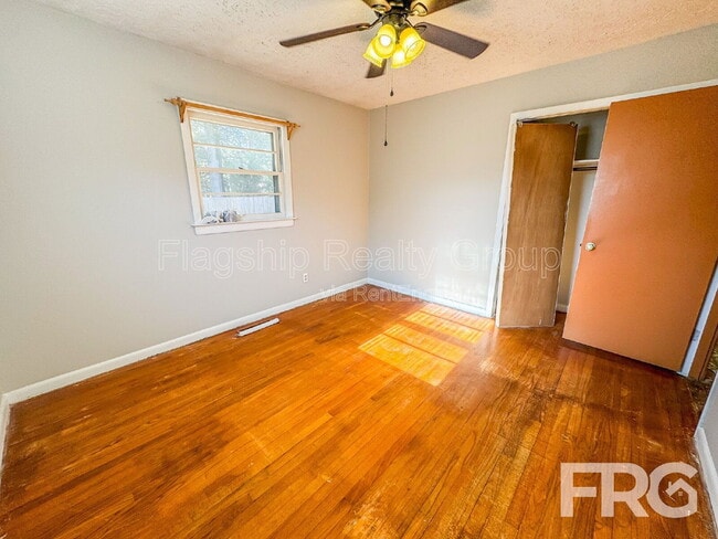 Building Photo - 124 Grant Dr