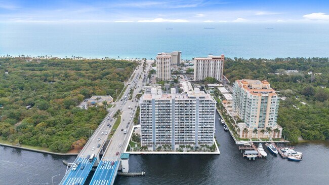 Building Photo - 2800 E Sunrise Blvd