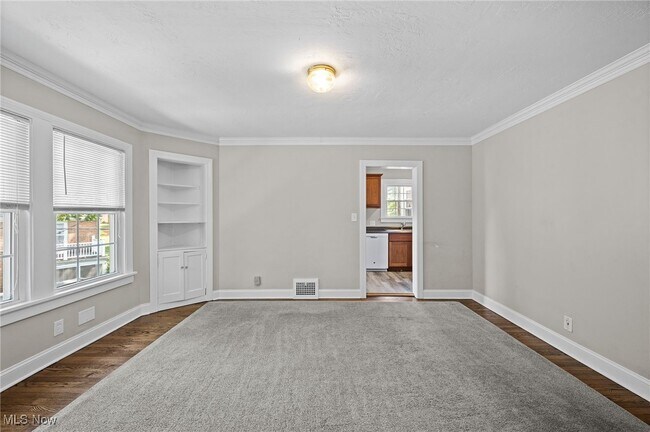 Building Photo - 3595 Glencairn Rd