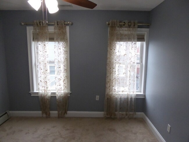 Building Photo - 56 Baxter St