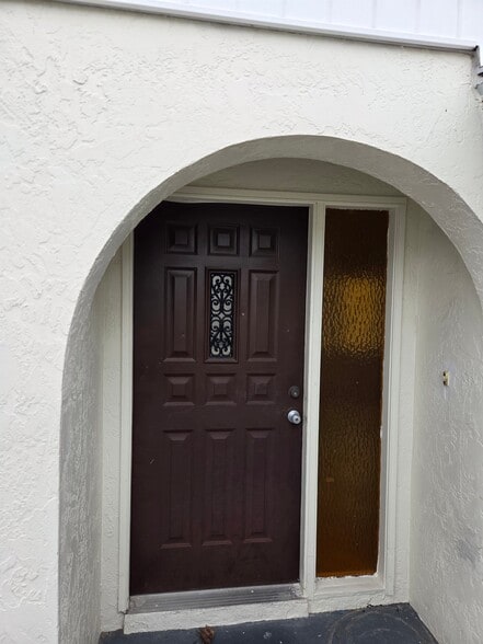 Building Photo - 1214 SE 8th St