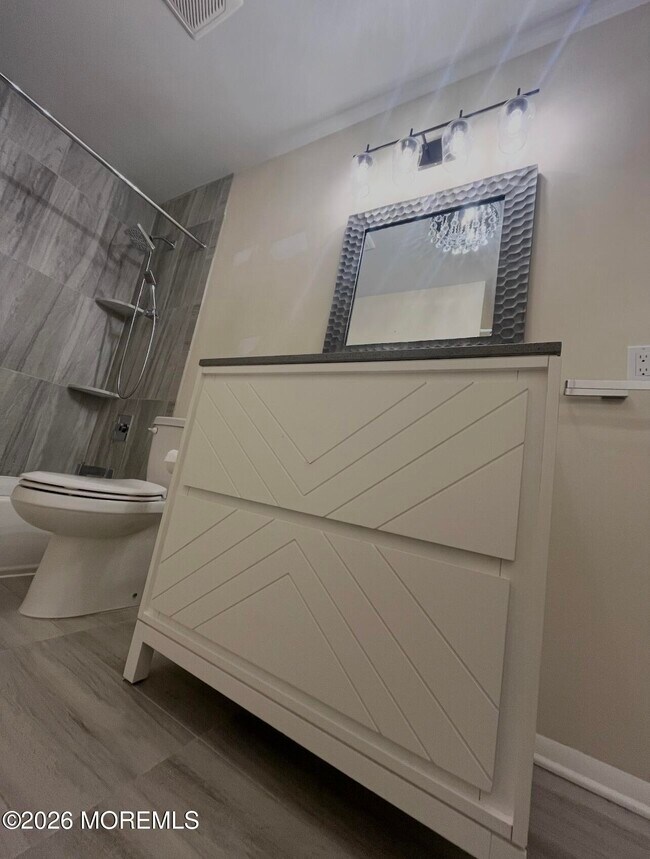 Building Photo - 1021 Waters Edge Dr