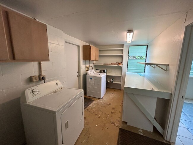 Building Photo - Rare Detached 1BR Sanctuary in Princeville