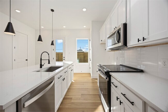 Building Photo - 1466 Ferguson Way