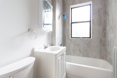 Building Photo - 7726 N Marshfield Ave