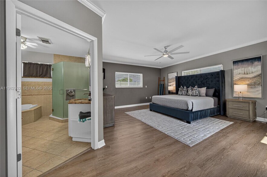 Building Photo - 2161 NE 62nd St