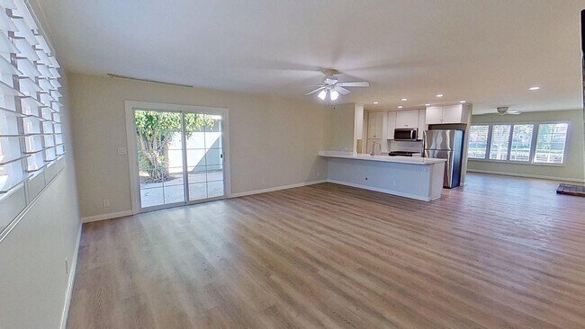 Building Photo - 8011 Taylor Dr
