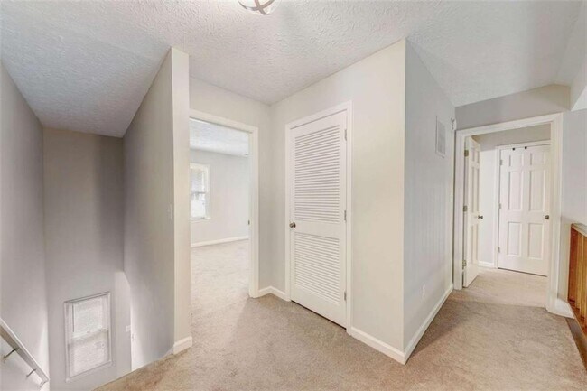 Building Photo - 4548 Coopers Creek Pl SE