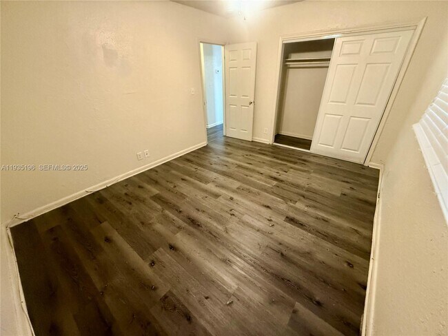 Building Photo - 1132 NW 30th Ave