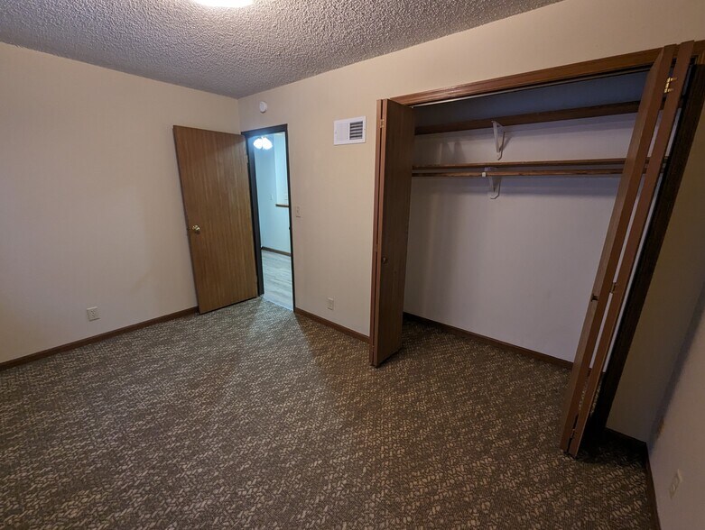 Building Photo - 4945 Walker Ave