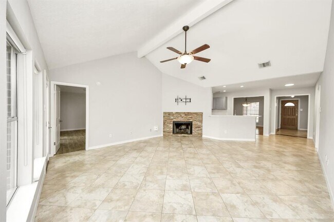 Building Photo - 2706 Plantation Dr