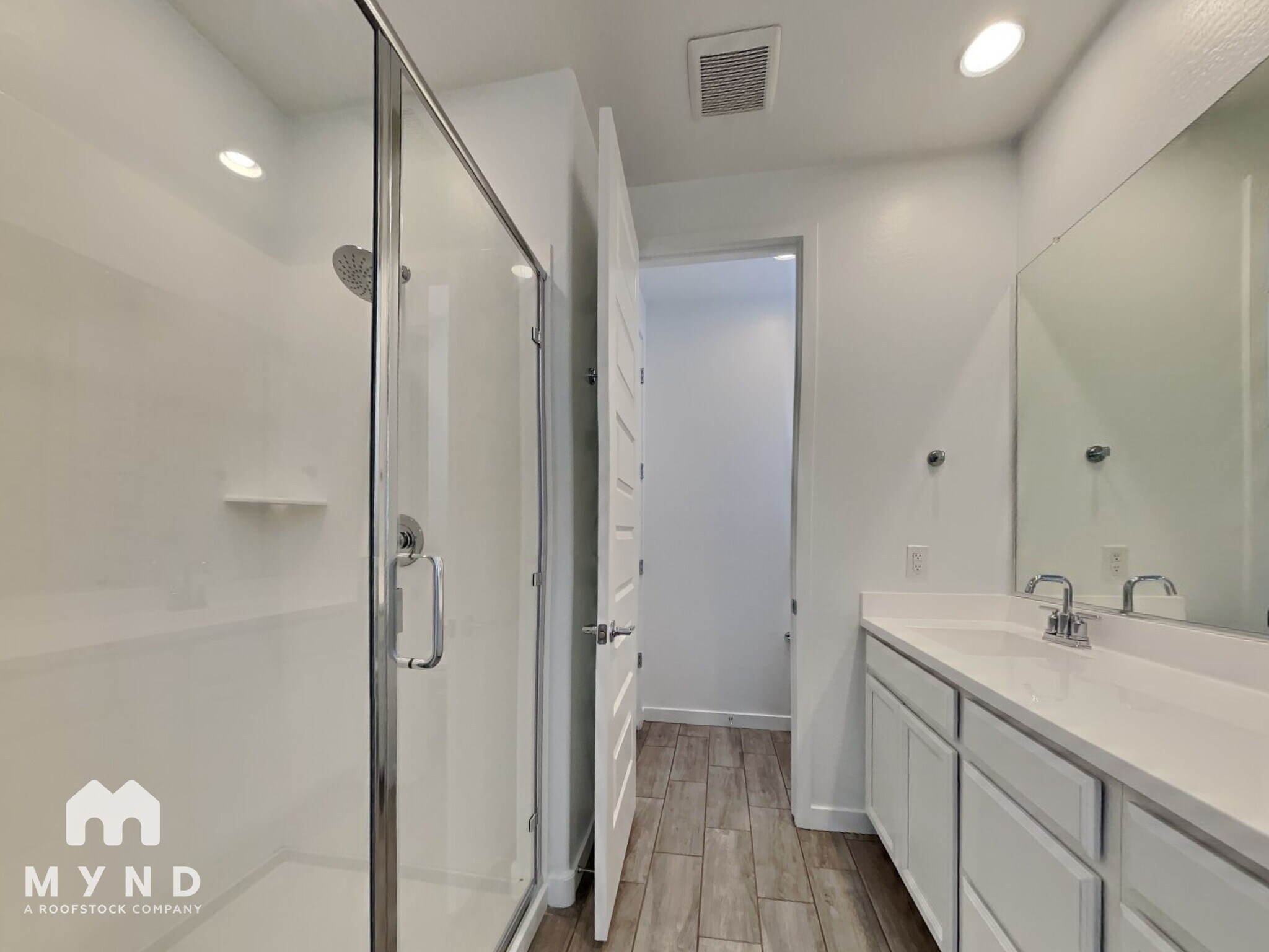 Building Photo - 438 E Diamond Dr