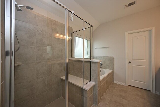 Building Photo - 8210 Vida Costa Dr
