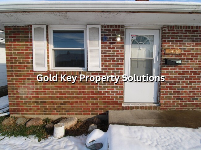 Building Photo - 2418-2418 1/2 Central Ave Anderson, IN 46016