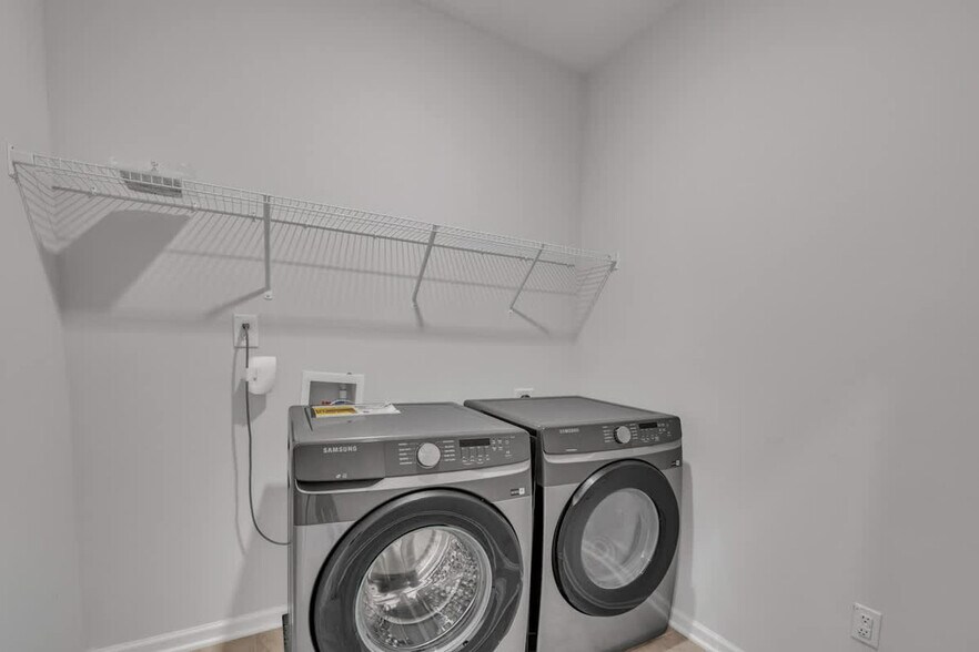 Building Photo - 2804 Saltaire Ave