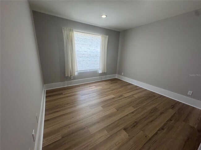 Building Photo - 1400 Gandy Blvd N