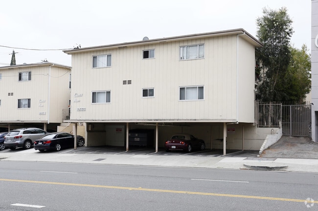 Building Photo - 10554-60 National