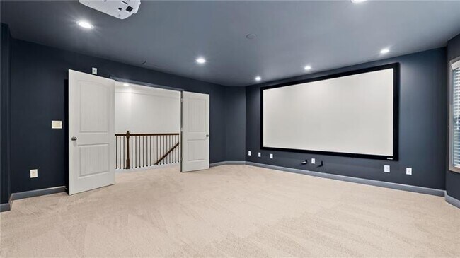 Building Photo - 2040 Bloomfield Ct