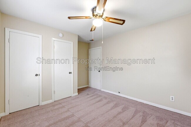 Building Photo - 8406 Highcrest Dr