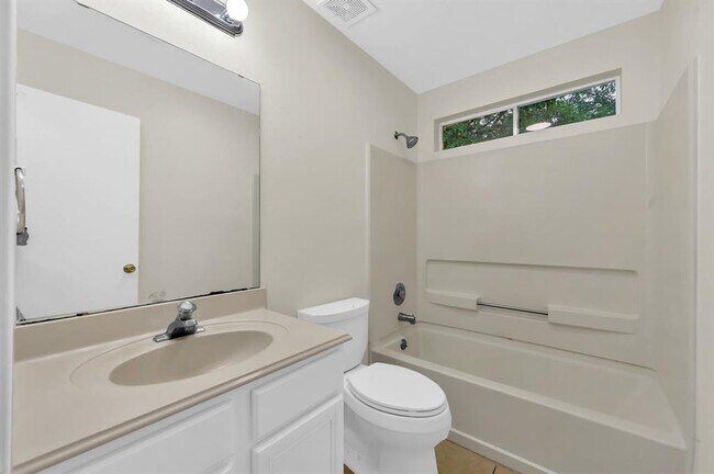 Building Photo - 22727 Bridgewater Dr