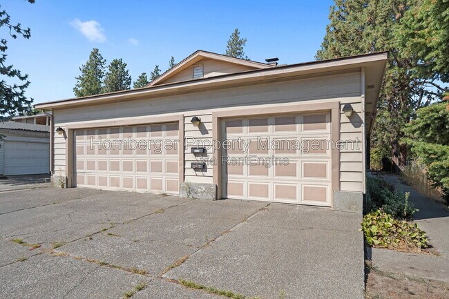 Building Photo - 2815 E 37th Ave