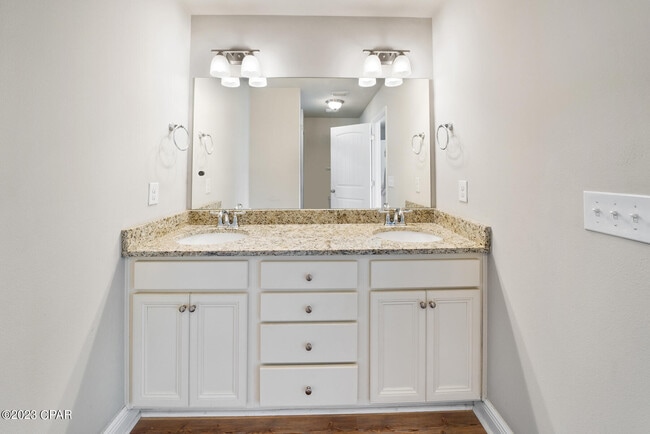 Building Photo - 324 Sand Oak Blvd