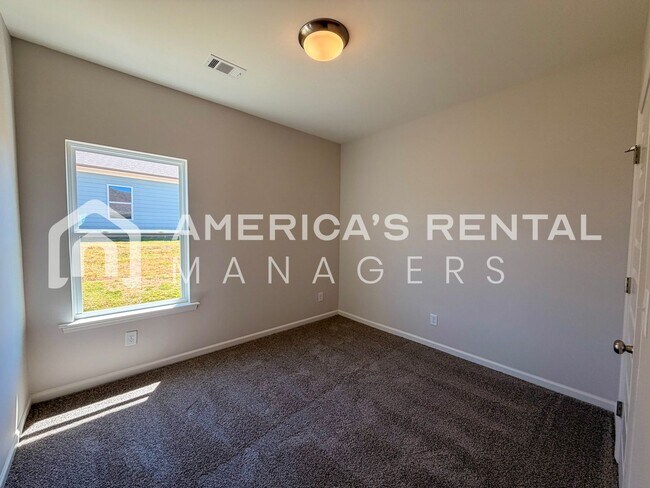 Building Photo - Modern Single Level Living at Havenridge! Sign a 13-month lease by 5/15/2026 and receive a leasin...