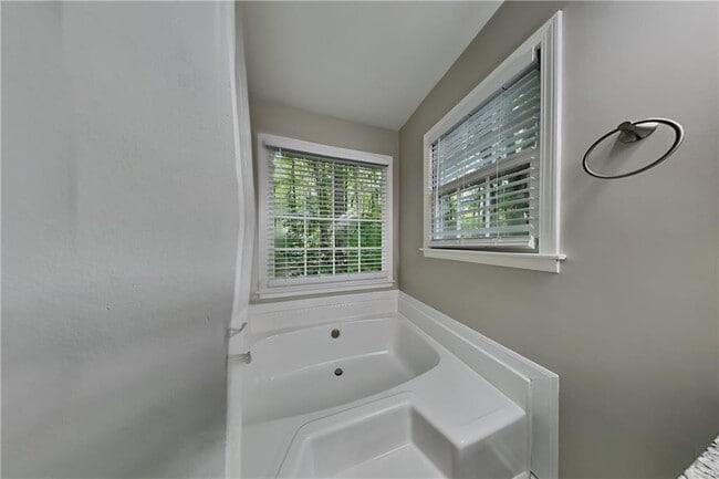 Building Photo - 4131 Kalb Ct SW