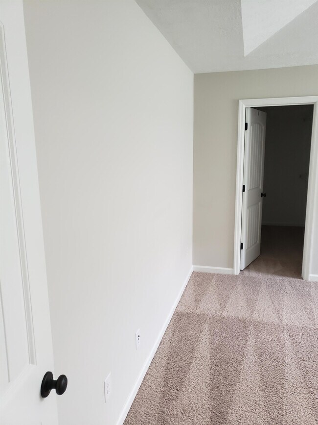 Building Photo - 3237 Alexandria Dr