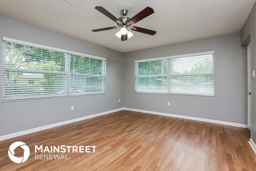 Building Photo - 470 Sunnyview Cir