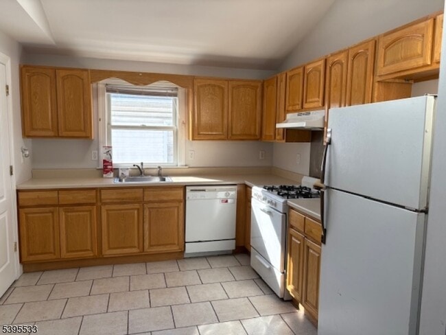 Building Photo - 728 Linden Ave