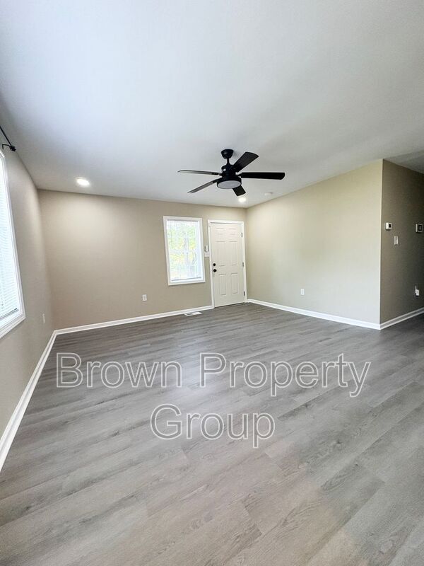 Building Photo - 104 Bremer St