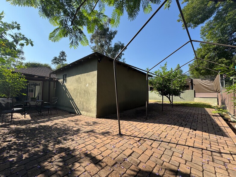 Building Photo - 1622 Foothill Blvd