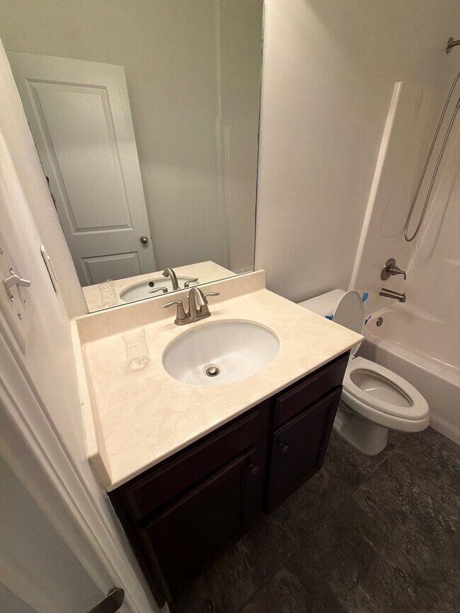 Building Photo - Beautiful 4-bedroom 3 bath home in Arlington