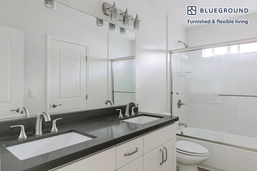 Building Photo - 854 Jordan Ave